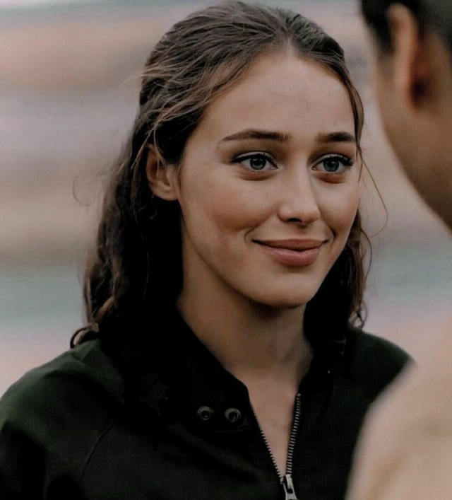 _Alycia Debnam-Carey_ 2021