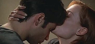 startwreck:Scully caressing Mulder’s hair