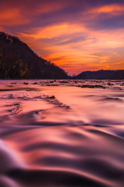 sundxwn:  Long exposure on the Shenandoah