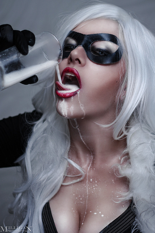 Porn photo Pauline as Black Cat from Spiderman photo