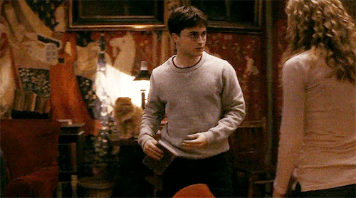 captainsamerica: Hermione: (ง'̀-‘́)ง Harry:  