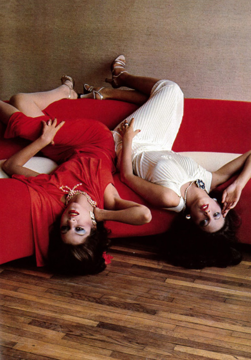candypriceless:Manuella Papatakis and Clio Goldsmith by Karen Radkai for Vogue Paris, Novemer 1975 -