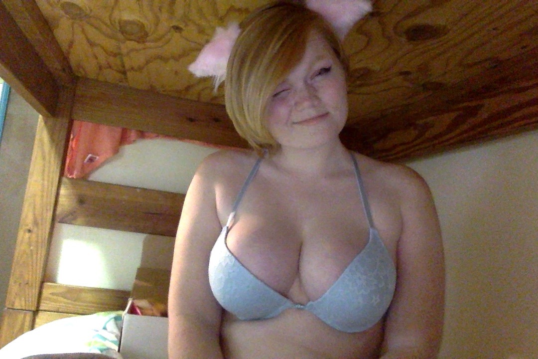 sluttyf0x:  I felt extra cute today and my @kittensplaypenshop ears made me feel