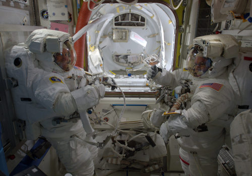 NASA astronauts Tim Kopra and Scott Kelly just before their EVA, 21 December 2015