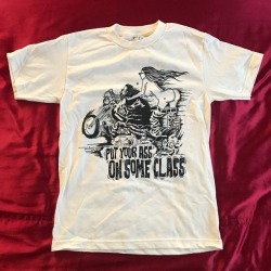hotrodzandpinups:  showclassmag:Just added ALL sizes of our off white Issue 33 shirt to the store. Available in men’s sizes S-2X!! HRP