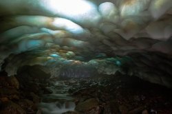 evocativesynthesis:  Unearthly views of snow cave in Kamchatka 