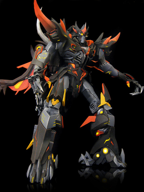 youcannotpartywithyourpantsup:  Awesome Predaking custom by Frenzyrumble: http://www.flickr.com/photos/accardi1/with/11456224696/