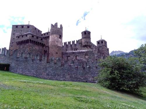 #castle #castello #igers #igersoftheday #ig_valledaosta #fenis #italy (presso Fénis Castle)