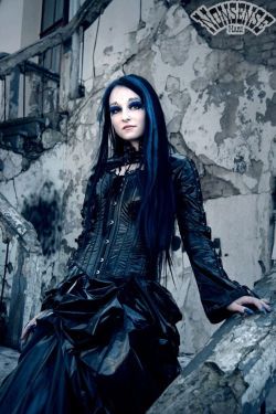 victorian-goth:  Victorian goth http://victorian-goth.tumblr.com/