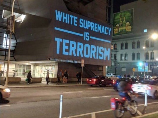 chinolajuice:  On the Federal Building in San Francisco 10/31/18 