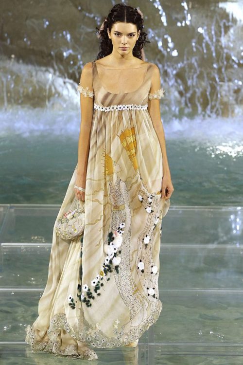 themusewithinthemusewithout: Fendi’s 90th anniversary show held at the Trevi Fountain (Fontana