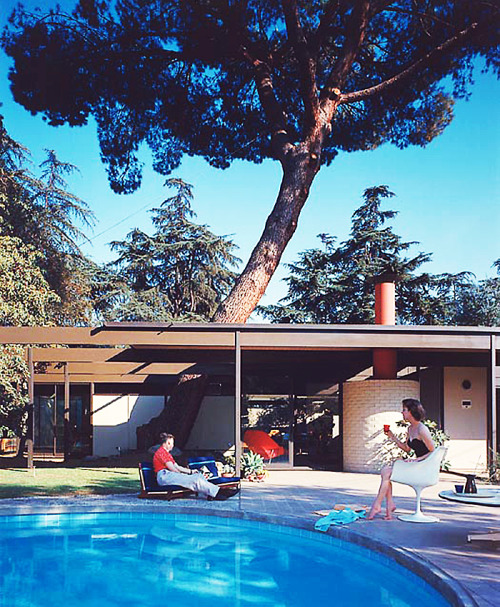 Case Study Home #20: Bass House, Altadena, California / Buff, Straub and Hensman, architects / photo