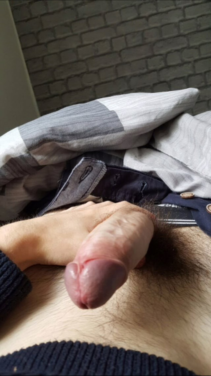 brandyglandy1: irish-lads: thmpsojana:Keith 20 Hairy Bi Sexual dude from Belfast Northern Ireland. P