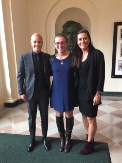 kriegersbun:  ‏@alexfine20 @WashSpirit Ashlyn and Ali at the White House today!! #WNTatWH