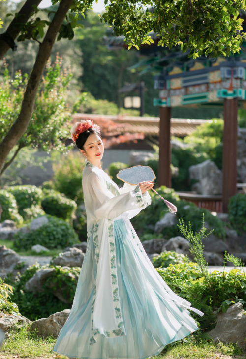 hanfugallery: chinese hanfu by 青泠谷