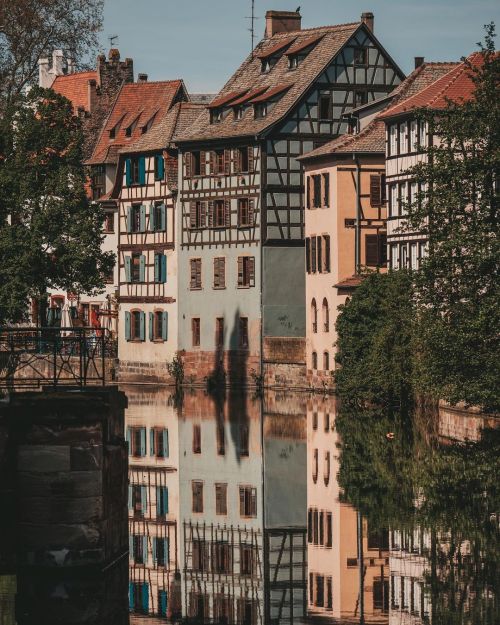 utwo:Strasbourg France by :© Travel with Adrien