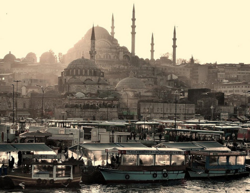 travelingcolors:  Istanbul | Turkey (by jp?) 