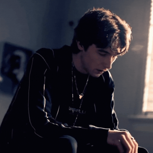 Mark Mckenna As Simon Kelleher - S1 X E8