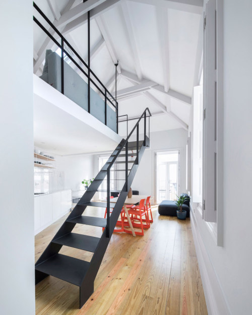 (via Kentaro Yamada Apartment / Bernardo Amaral Arquitectura E Urbanismo | ArchDaily)