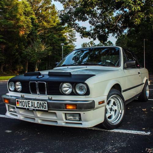 Oh baby #BMW #bmwgram #bmwnation #bmwclassic #bmwe30 #bmw3series #bmwcarbio #bmwusa #bmw325i #bmwlif