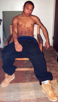 crownroyal89:  he looks like he’d say the right things tho.. 
