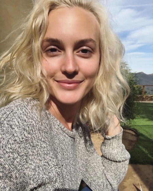 anoukmonet:Leighton platinum.