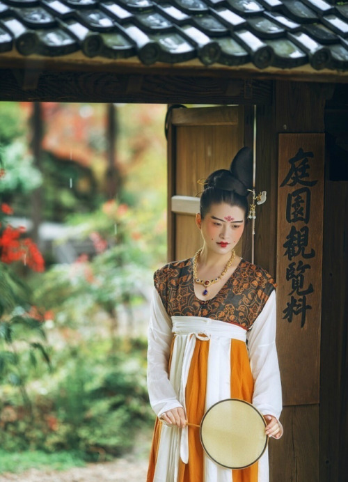 Traditional Chinese hanfu by 山涧汉服