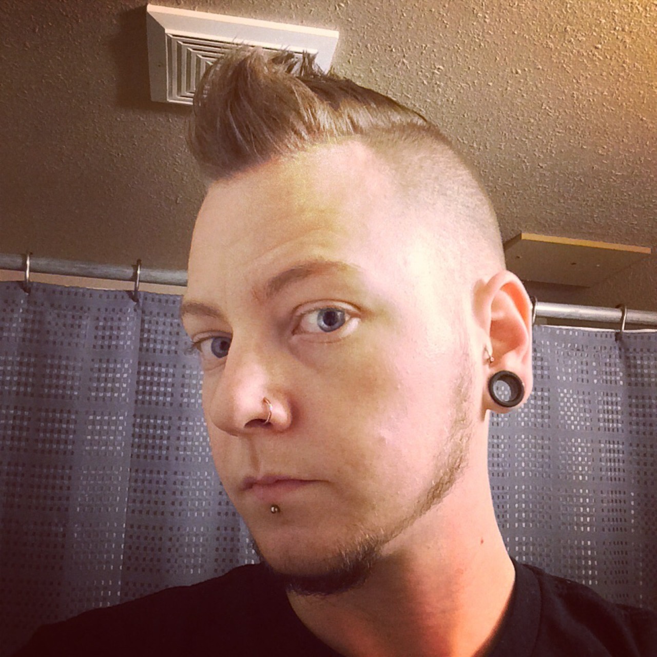 queerbeards-snapbacks-n-tattoos:  Fresh hair cut, finally said goodbye to the top