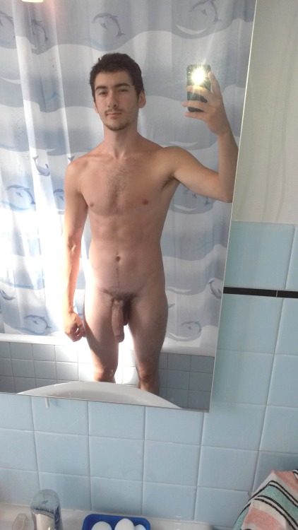 ...AND YET ANOTHER UNNECESSARY GAY NUDITY BLOG