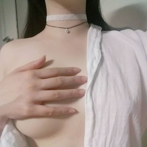 sexytpeanut:수위가 넘나 높아서 가려쪄요 ㅎㅎ 수위 높은거 보고픈분은 팔로우 메시지 줘용