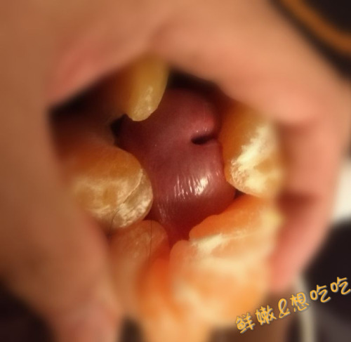 saercpku: 想吃吃系列@老公发给我的肉棒 橘子和肉棒，哪个更好吃？