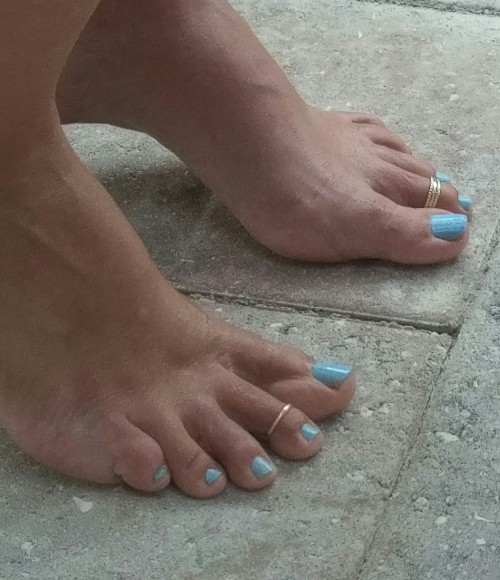 Toes Down Below