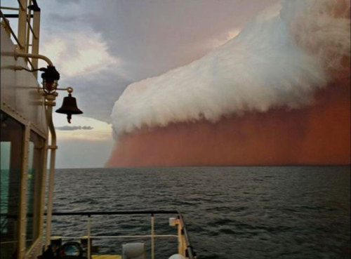 sixpenceee:Dust storm off the coast of Onslow, Western Australia. Here is a news article with more i