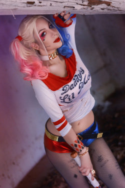 cosplayfanatics:  Harley Quinn - Suicide Squad by ImNotMizu 