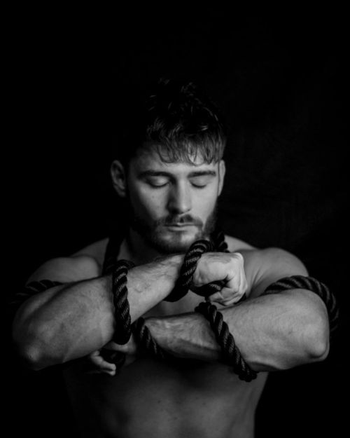 #bernardandre #bernardandrephotography #roped #maleform #man #maleportrait #rope #hoscos www