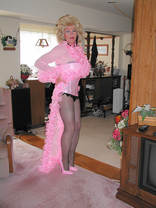 sissydebbiejo:  Cross dressing beauties adult photos