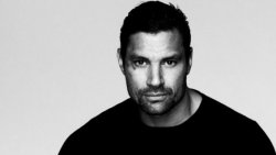 Manu Bennett Fans