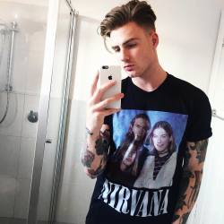 thomasdavenport:  Favourite t-shirt