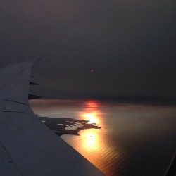 chaiiti:Seriously the plane ride where the world blew up. Taken 10 seconds apart