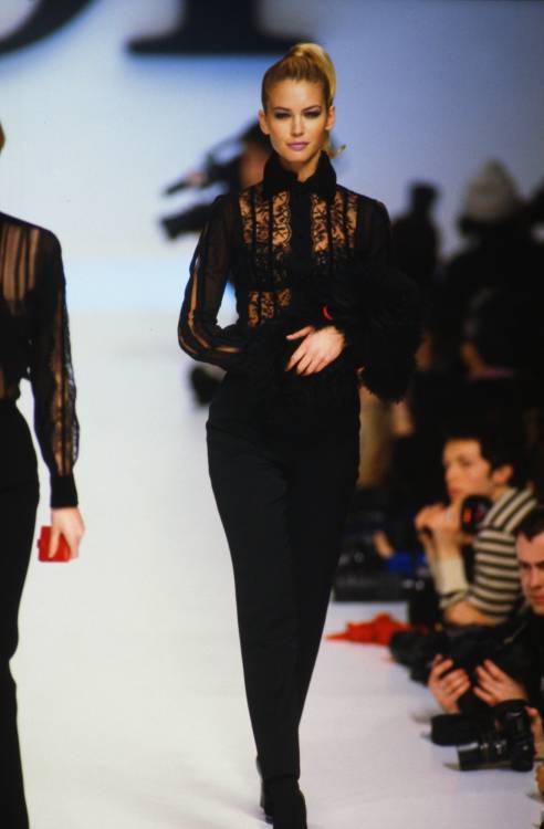 arianavscouture: Valeria Mazza - Christian Dior Ready-To-Wear Fall/Winter 1996.