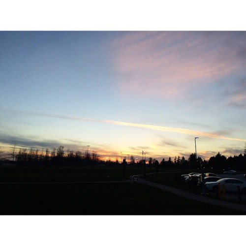 TGIF March 6, 15 sunset❤️❤️❤️ #vancity #vancitysunset #march062015 #beautifulsunset #sunset #bluesky