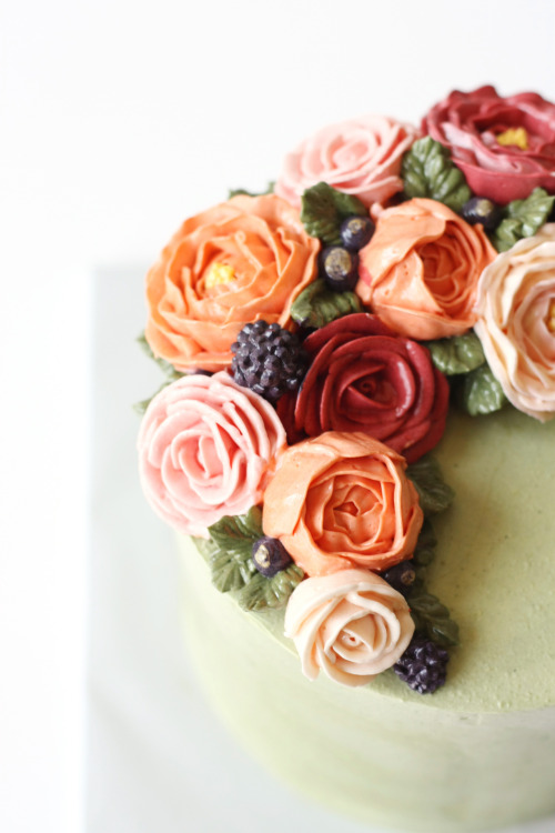 foodffs: Update Your Buttercream: Discover Blooming Floral Designs & Must-Know Tips Really nice 