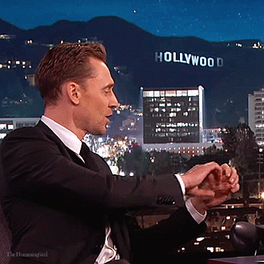 tinchentitri:thehumming6ird:So… for my 15,000 post I decided on yet more gratuitious Hiddles Hand Po