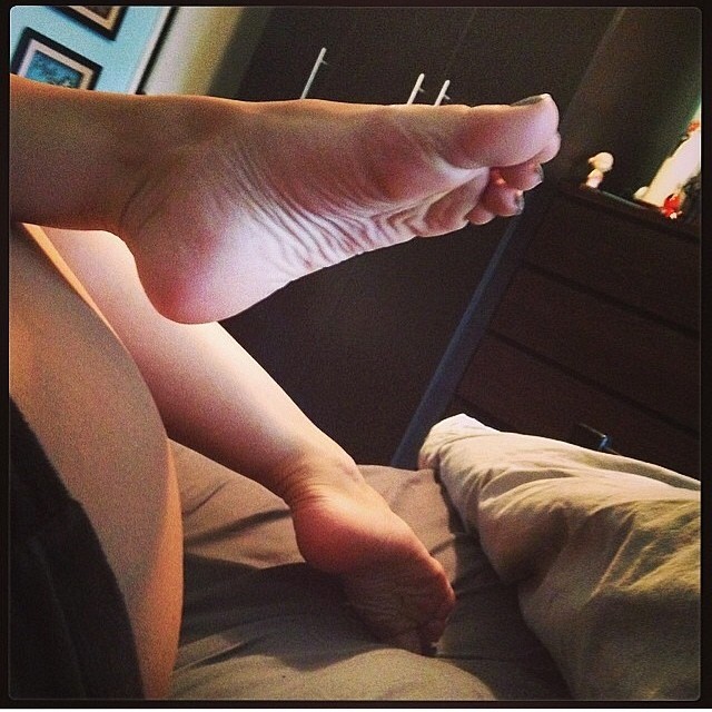 liklik2point0:  @nycgoddessdee #footmodel #feetqueen #footgoddess #footfetishnation