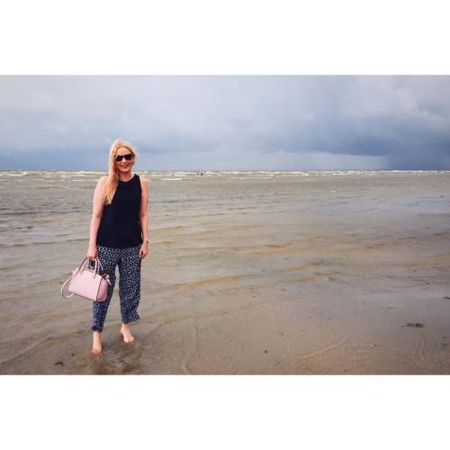 Enjoying that perfect beach day weather #beachday #beach #windy #rain #summer #estonian #pärnu #esto