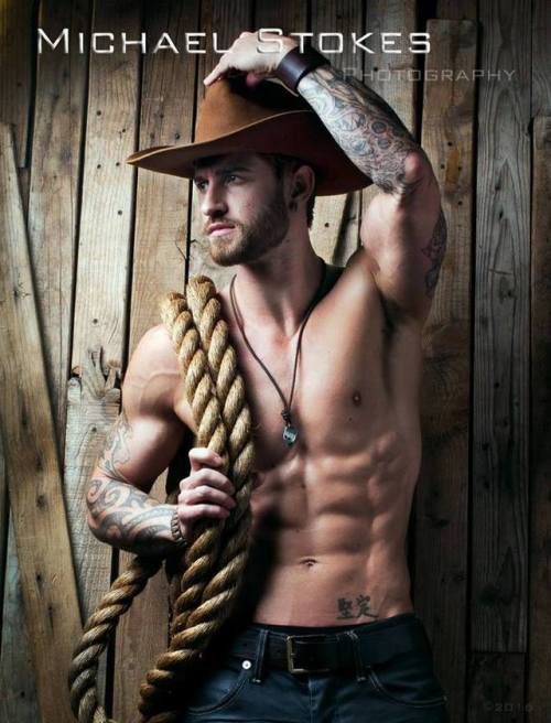 alejudas:  Travis DesLaurier: Te Male. Michael Stokes 								 				  