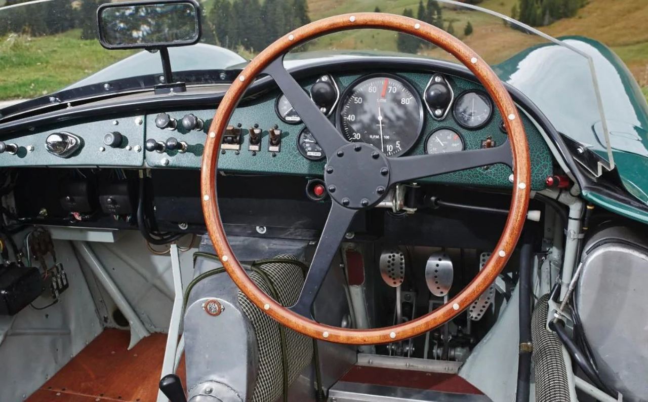 vintageclassiccars: The 1959 Aston Martin’s  DBR1, Le Mans 24 Hours winner.