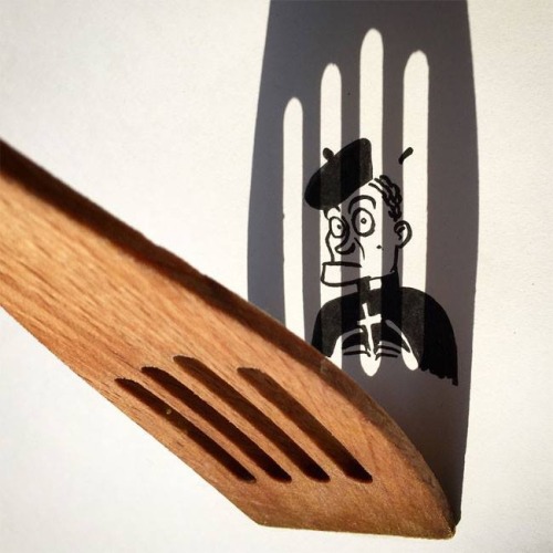 thebluest-lie: ebuzi: tastefullyoffensive: Shadow Doodles by Vincent Bal wow This is so creative