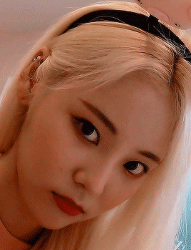girlgruwups:Jinsoul TV EP. 01