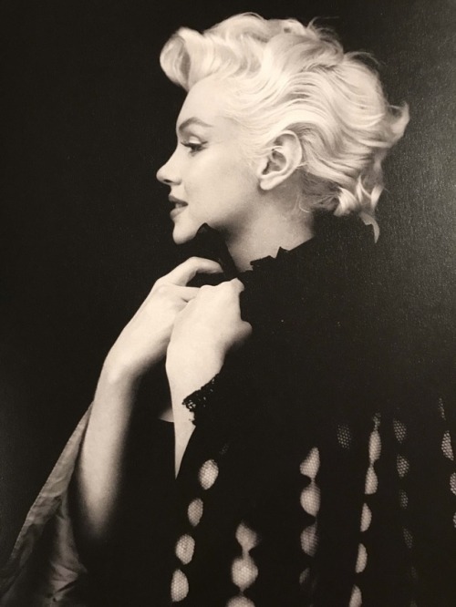 talesfromweirdland:Marilyn Monroe photographed by Milton Greene in 1955.